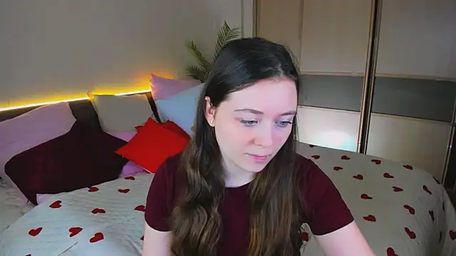 AlluringLookk online show from March 16, 2026, 2:21 pm