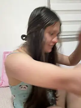 Emilyybennet  online show from March 28, 2026, 5:19 am