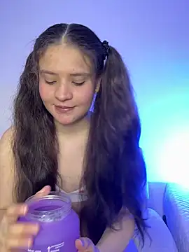 Emilyybennet  online show from March 18, 2026, 2:58 am