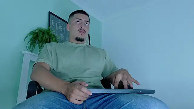 MrFox   online show from October 13, 2025, 7:26 pm