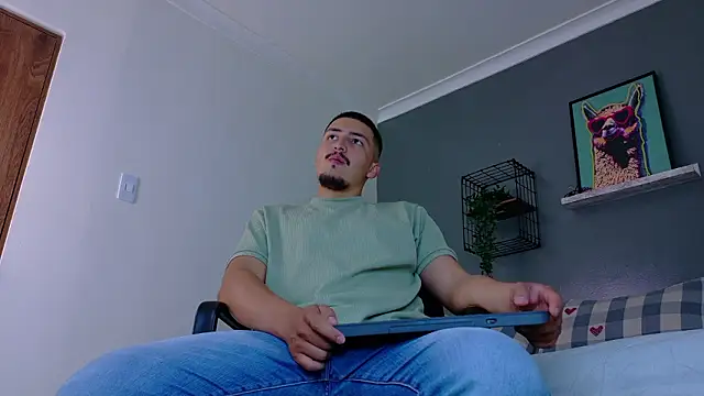 MrFox   online show from March 16, 2026, 7:27 pm