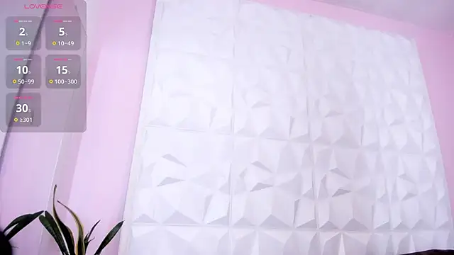 HannahToons online show from October 29, 2025, 3:49 am