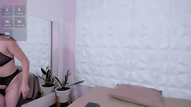 HannahToons online show from September 15, 2025, 8:09 pm