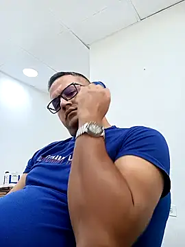 geimos36 online show from November 21, 2025, 6:07 pm