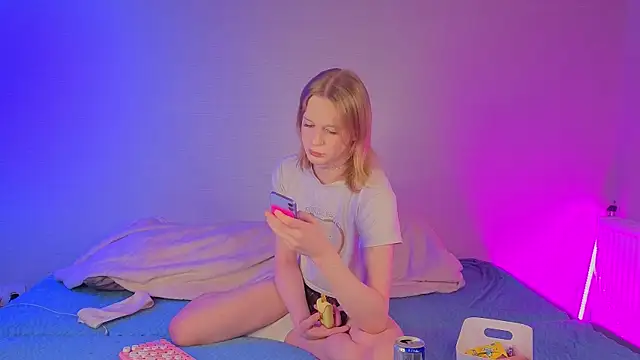 Snapshot of Olivia-Pink chatting on March 20, 2026, 3:24 pm Olivia-Pink online show from March 20, 2026, 3:24 pm