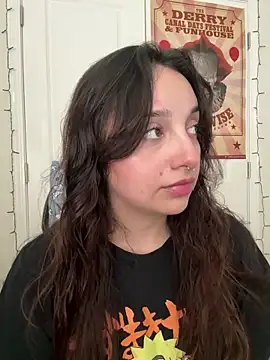 CharmingMaddie online show from April 21, 2026, 5:41 pm