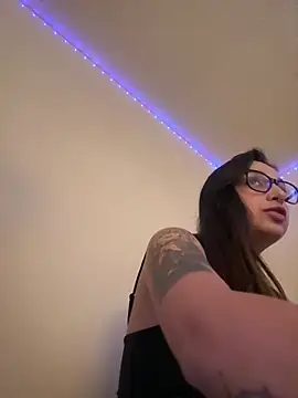 CharmingMaddie online show from June 18, 2026, 2:21 am