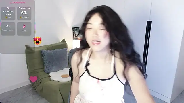 Emmaq996 online show from October 6, 2025, 2:35 am