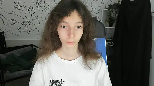 EmmanuellBrown online show from September 14, 2025, 4:13 am