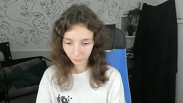 EmmanuellBrown online show from September 11, 2025, 1:11 pm