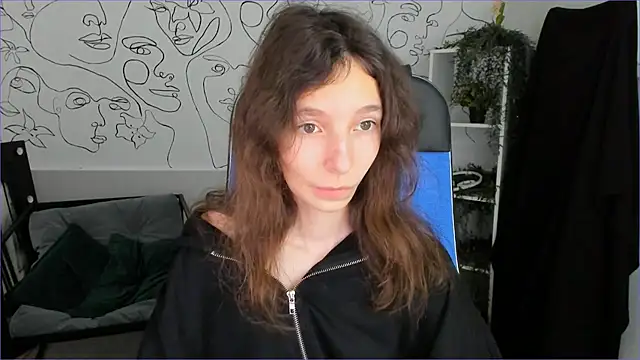 EmmanuellBrown online show from November 7, 2025, 12:21 pm