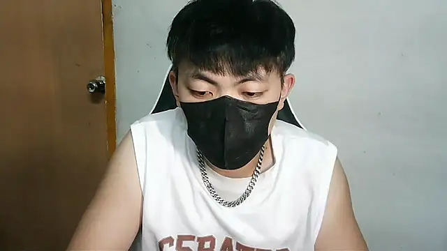 bigbb101011 online show from September 30, 2025, 2:01 pm