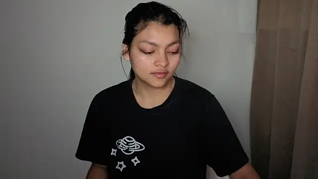 Candela    online show from October 15, 2025, 9:06 am