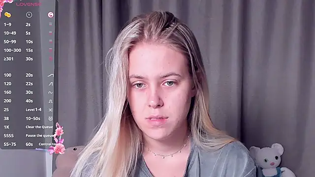 AngelAnty online show from September 15, 2025, 3:01 pm