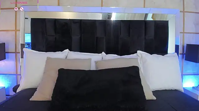 GretaVelvet online show from September 14, 2025, 8:42 pm