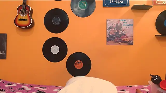 meisevil77 online show from December 5, 2025, 2:10 am