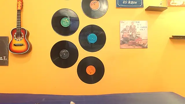 meisevil77 online show from September 15, 2025, 2:56 am