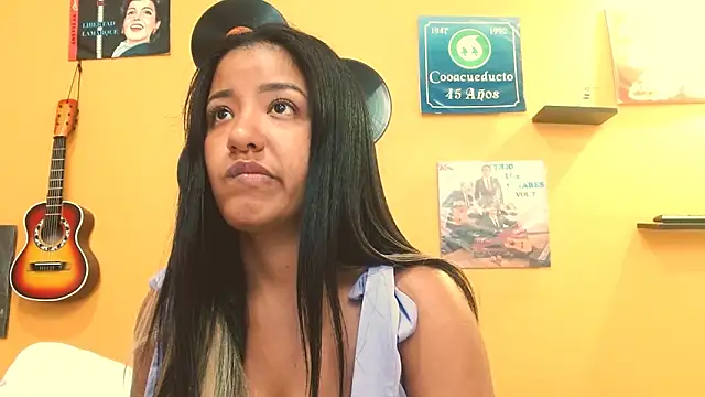 meisevil77 online show from October 2, 2025, 2:48 am