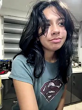 lynn9000 online show from November 15, 2025, 5:33 am