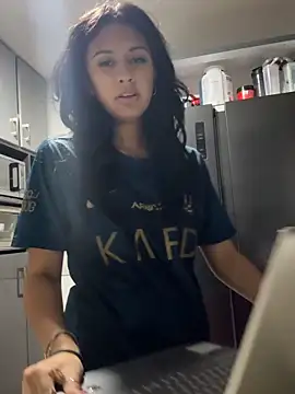 lynn9000 online show from November 3, 2025, 4:28 am