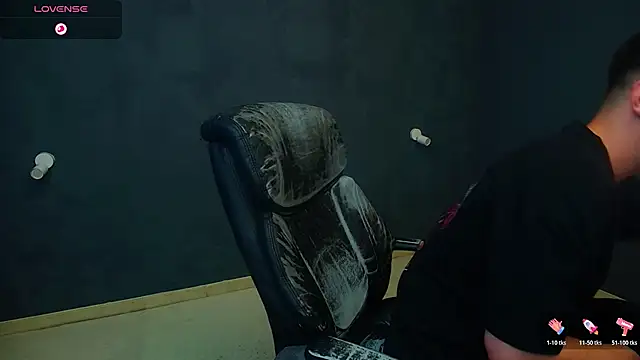 EnzoRace online show from November 17, 2025, 5:33 am