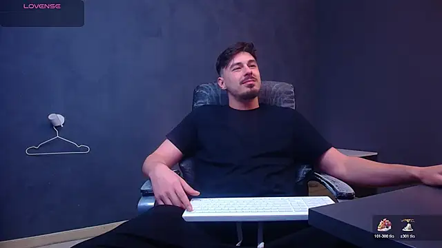 EnzoRace online show from February 3, 2026, 6:22 am