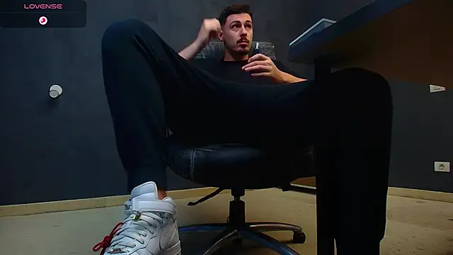 EnzoRace online show from October 16, 2025, 10:34 am