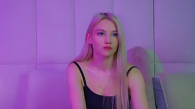 StacyEvances online show from September 29, 2025, 6:57 pm