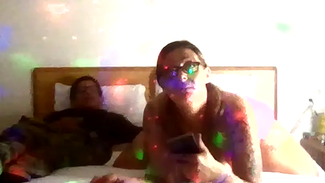 Snapshot of SparklesB1tch chatting on November 17, 2025, 11:14 am SparklesB1tch online show from November 17, 2025, 11:14 am