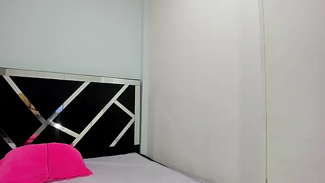 iisabella noa online show from September 13, 2025, 1:22 pm