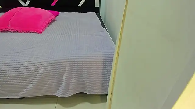 iisabella noa online show from September 30, 2025, 2:45 pm