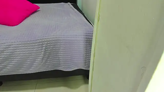 iisabella noa online show from October 2, 2025, 12:52 pm