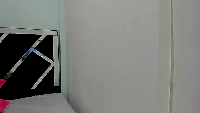 iisabella noa online show from September 24, 2025, 12:55 pm