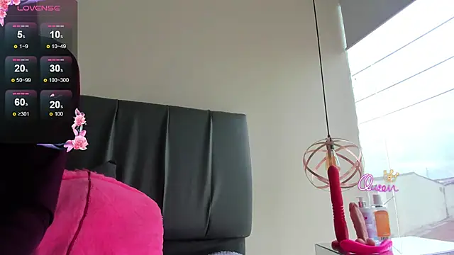 iisabella noa online show from February 23, 2026, 12:39 pm