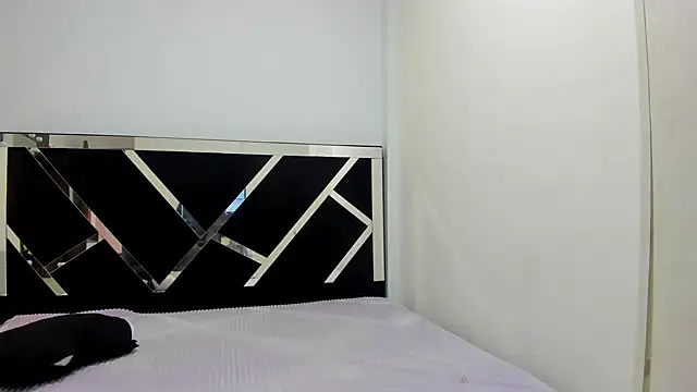 iisabella noa online show from September 11, 2025, 12:38 pm