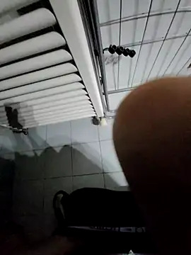 giova17cm online show from September 27, 2025, 9:10 pm