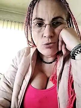 est 82 online show from September 30, 2025, 9:04 am