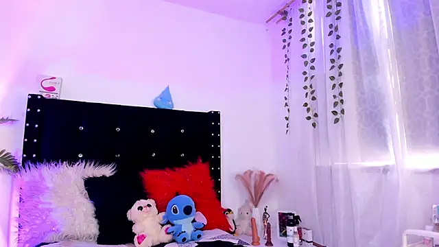 Cooperrosscute233 online show from March 12, 2026, 5:06 pm