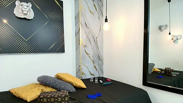 HannaHot 69 online show from December 18, 2025, 12:20 pm