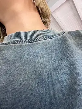 MystiqueXXX online show from November 18, 2025, 1:03 pm