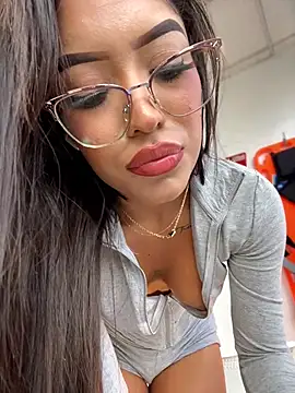 Snapshot of MystiqueXXX chatting on July 6, 2026, 1:18 pm MystiqueXXX online show from July 6, 2026, 1:18 pm