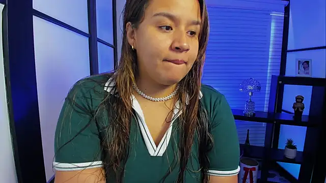 ElaBourn  online show from October 13, 2025, 1:34 pm