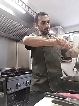 hotmen83 online show from September 27, 2025, 9:48 am