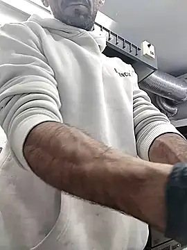 hotmen83 online show from September 26, 2025, 7:15 am