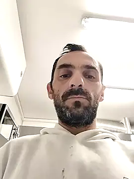 hotmen83 online show from October 10, 2025, 6:03 am