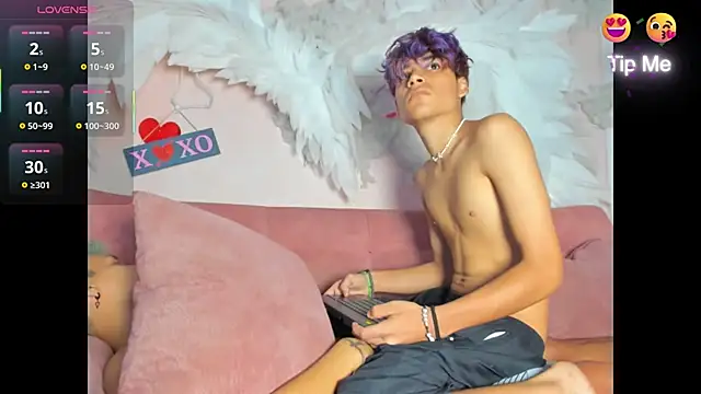 spicy adonhis online show from September 19, 2025, 12:53 pm