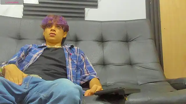 spicy adonhis online show from September 27, 2025, 12:44 pm