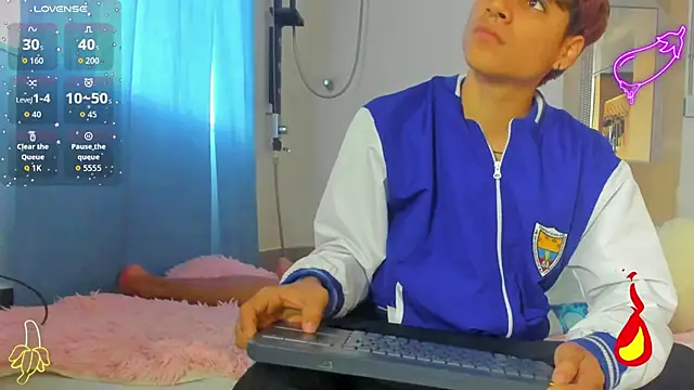 spicy adonhis online show from October 27, 2025, 12:39 pm