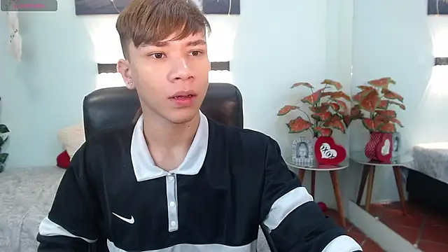 nathanclay online show from September 12, 2025, 12:49 pm