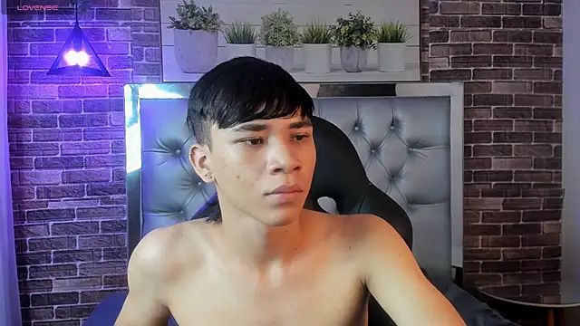 nathanclay online show from September 21, 2025, 3:44 am